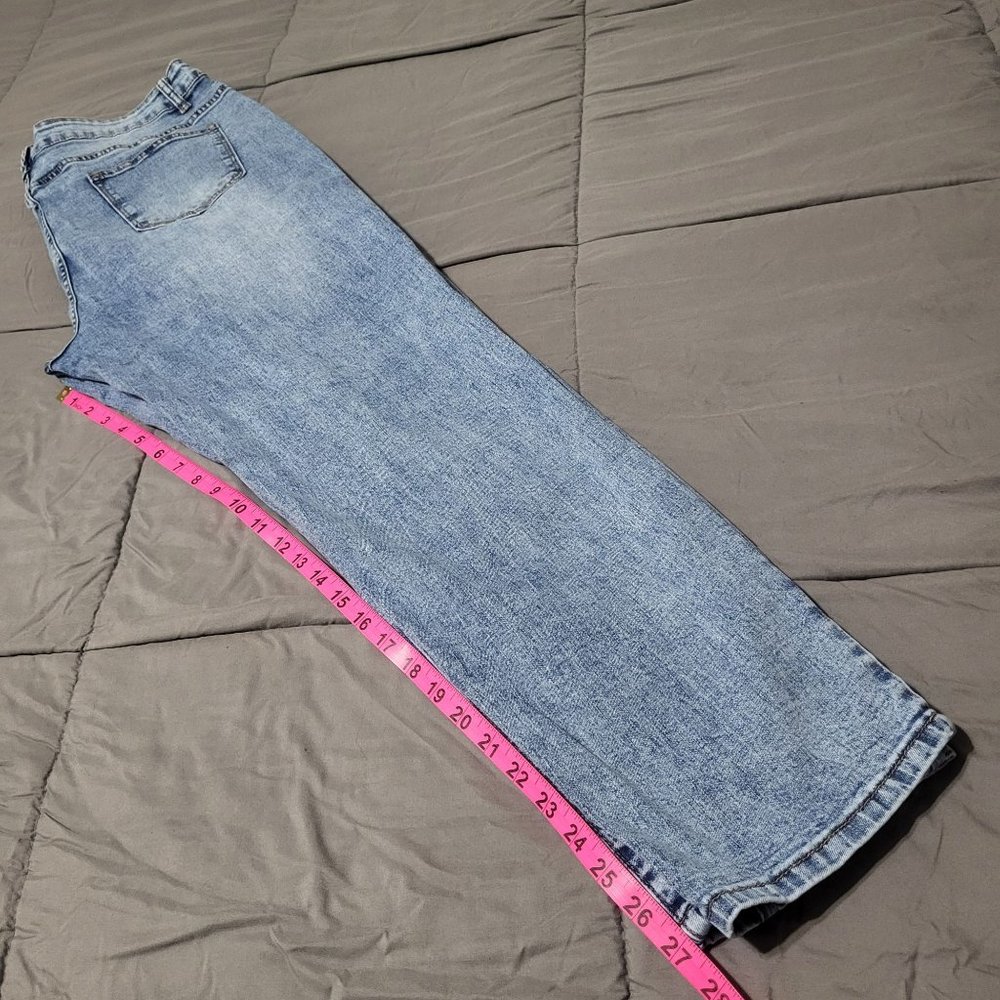 Holiday Snowman & Snowflake Women's Medium Wash Jeans, Size 18 - Picture 7 of 9
